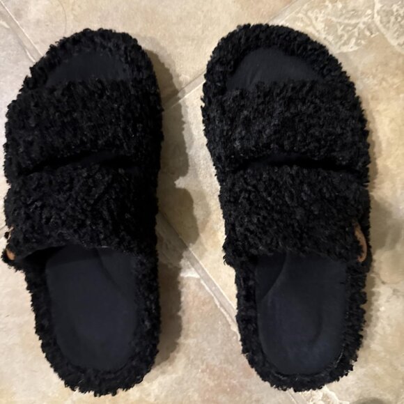Women's Matt-Black Fuzzy Open-toe Slippers Soft Comfy Foam Indoor House Shoes - Picture 2 of 12